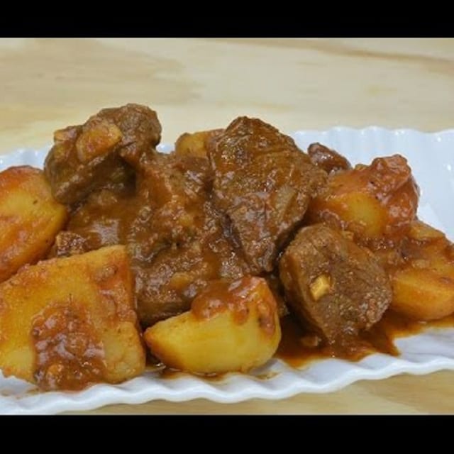 Guajillo Beef w/cooked potatoes 1 lb.