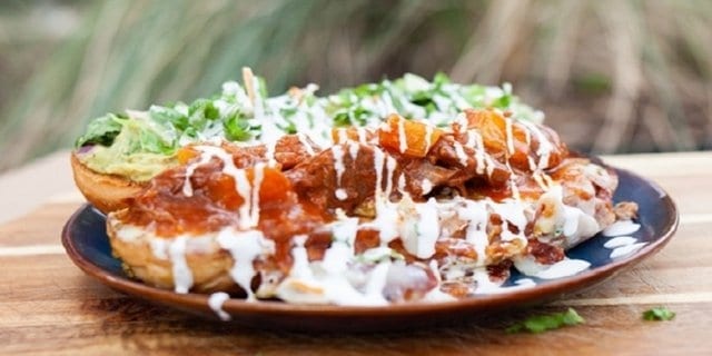 Deshebrada Con Papas Torta.