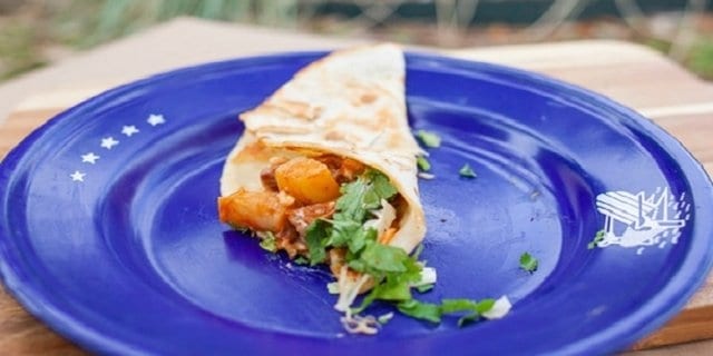 Deshebrada Con Papas Taco.